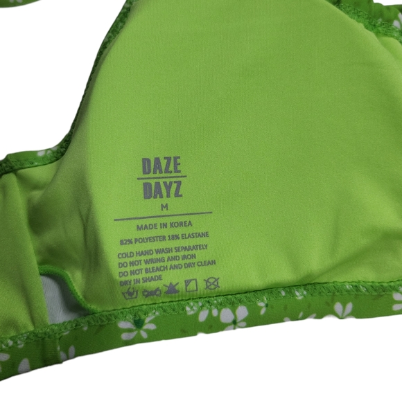 Perry Shirred Bikini Top Floral in Gren - Picture 9 of 13